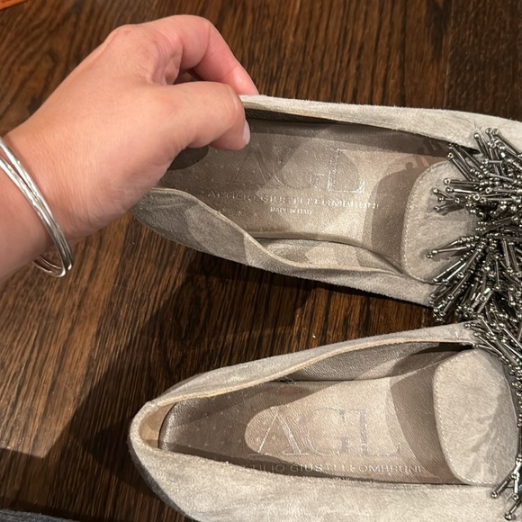 AGL Gray Suede Beaded Tassel Loafer Flats
Attilio Giusti Leombruni size 7.5 - Picture 6 of 6